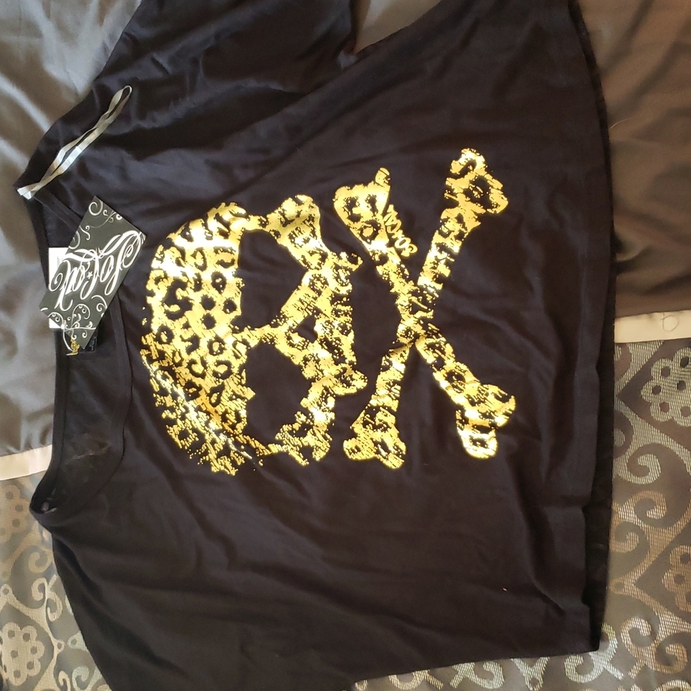 Skull crop top